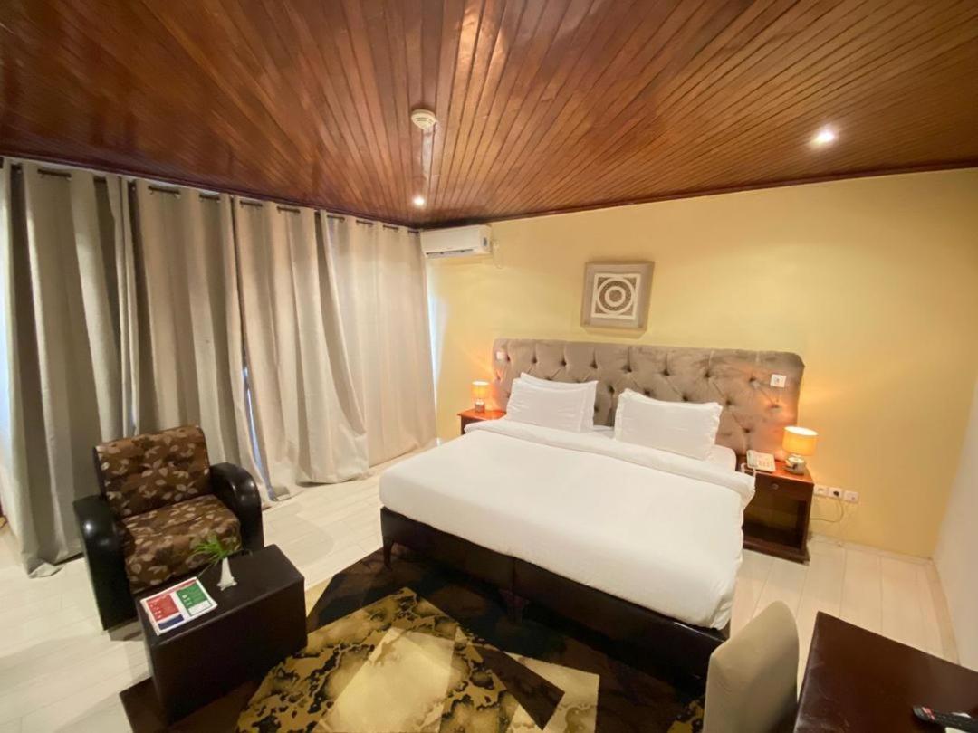 Fini Hotel Bobende Limbe Eksteriør bilde